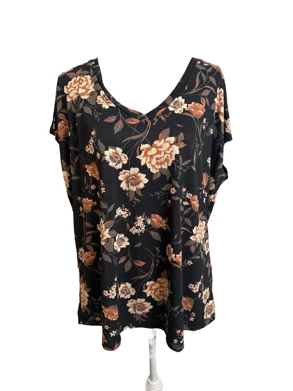 NWT Torrid Size 0 L 12 Knit Black Floral Cupro Dolman Sleeve V-Neck Tee T-Shirt